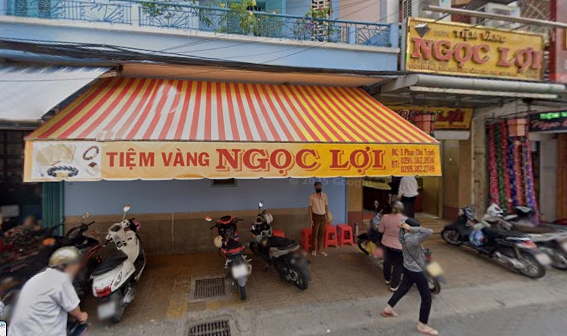 Tiệm Vàng Ngọc Lợi Sóc Trăng: Uy Tín, Chất Lượng Vàng 2026 Các loại trang sức vàng được trưng bày tại tiệm vàng