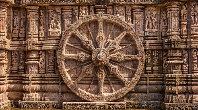 Chi tiết bánh xe và ngựa đá tại Đền Konark