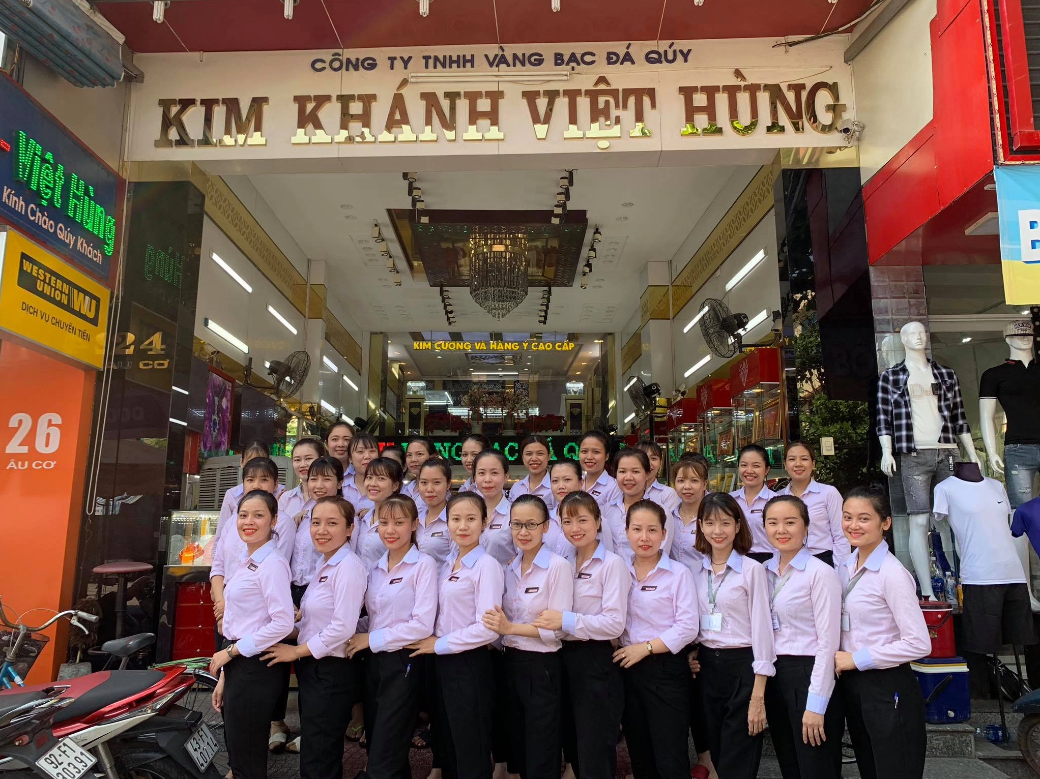 kim-khanh-viet-hung-a-nang-2026-iem-en-moi-cho-gioi-tre_367