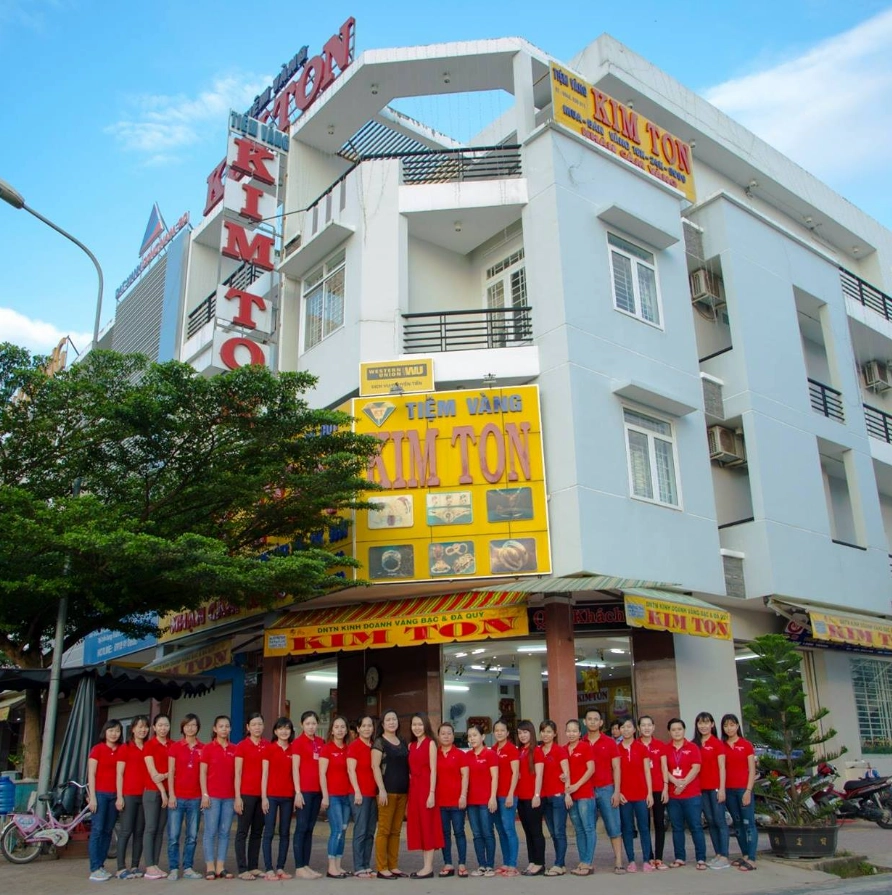 Trang sức vàng tinh xảo tại Tiệm Vàng Kim Tôn
